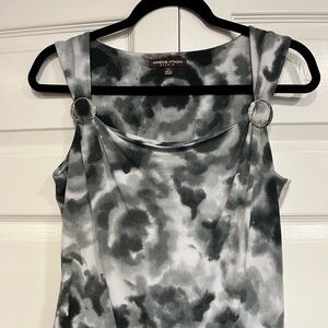 Adrienne Vittadini Studio Sleeveless Blouse Size Medium Like New